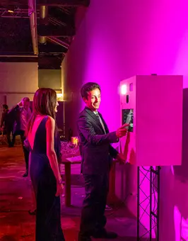 Photobooth en bois pour événements à Marrakech